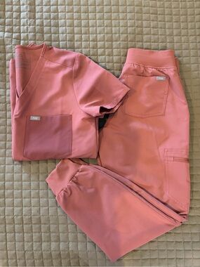 Figs Rose Pink V-Neck Scrub Top and Jogger Pants